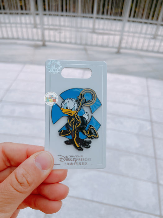 SHDL - Tron Lightcycle Power Run x Donald Duck Pin (With Background)