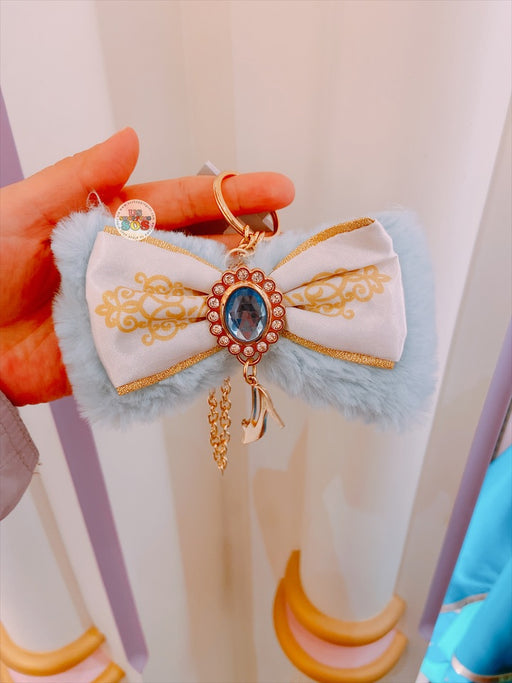 SHDL - Disney Winter Magic Cavalcade Princess Collection x Cinderella Fluffy Bow Keychain
