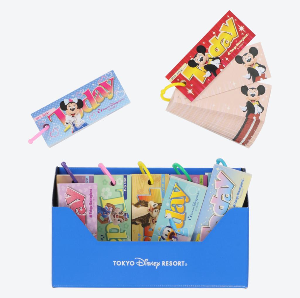 TDR - Mickey & Friends "Share the Smiles Series" Memo Set (Release Date: July 20)