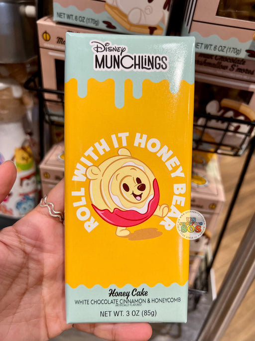 DLR/WDW - Munchlings Snack - Winnie the Pooh White Chocolate Cinnamon & Honeycomb Bar