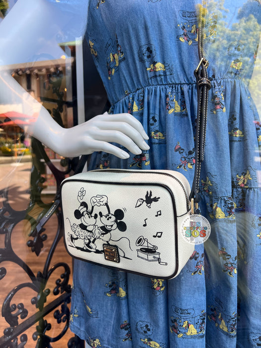 DLR WDW Dooney Bourke Classic Mickey Minnie The Picnic Crossbody Camera Bag