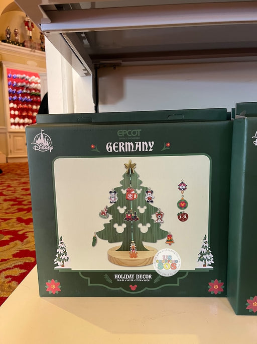 WDW - Epcot World Showcase Germany 🇩🇪 - Fröhliche Weihnachten! 2026 - Mickey & Minnie Christmas Tree