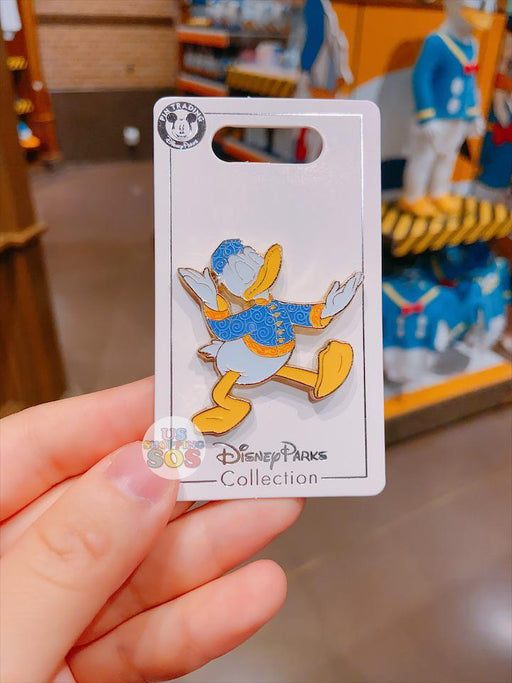 SHDL - Pin x Donald Duck with Chinese Traditional Clothing Changshan