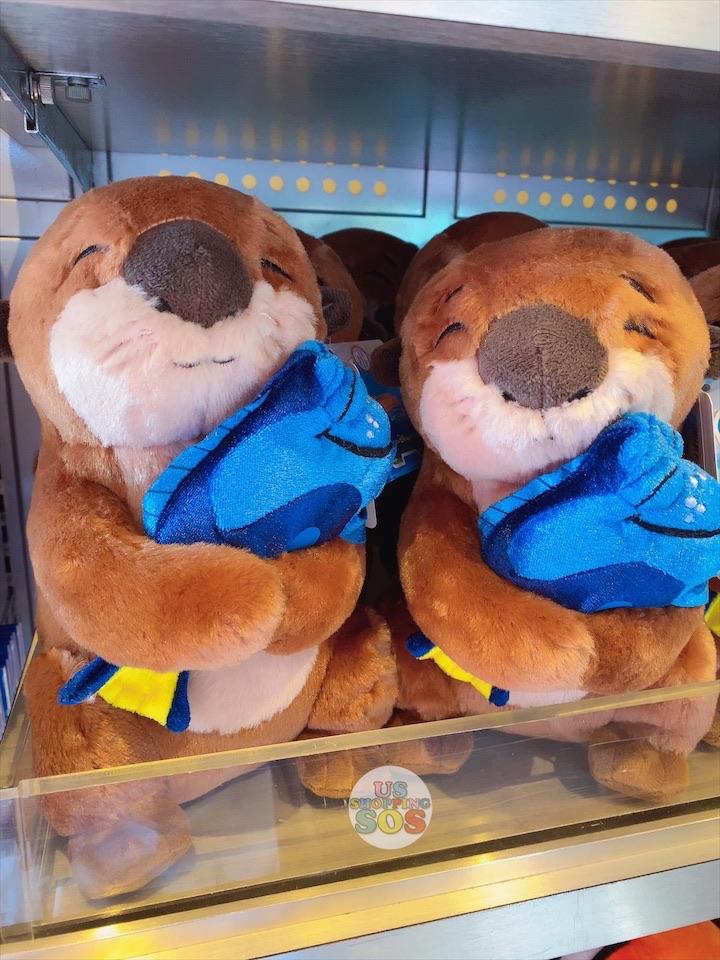 TDR - Plush Toy - Otter Holding Dory