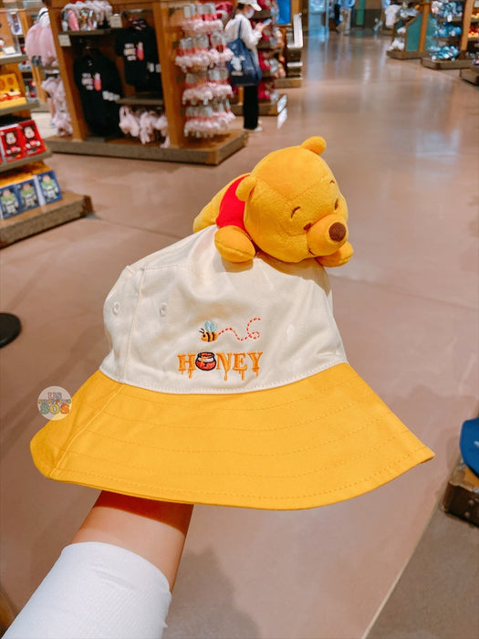SHDL - Laying Winnie the Pooh Bucket Hat for Adults