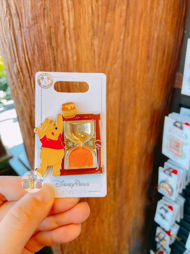 SHDL - Winnie the Pooh & Hourglass Pin