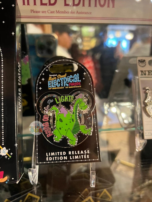 DLR - The Main Street Electrical Parade - Elliott Pin (Limited Release)