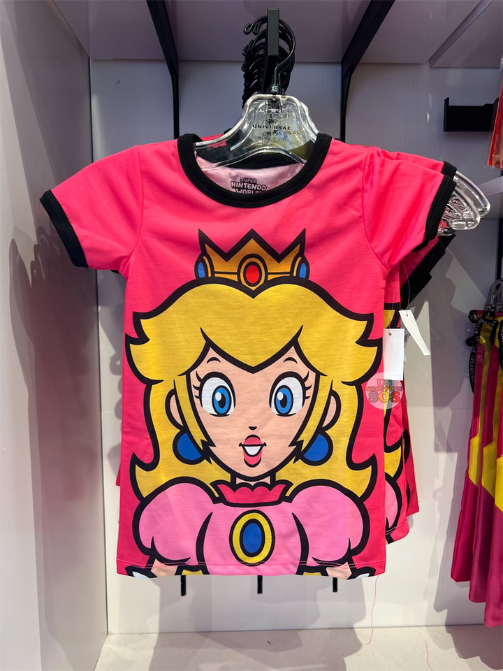 Universal Studios - Super Nintendo World - Princess Peach Big Face Universal Studios - Super Nintendo World - Princess Peach Big Face