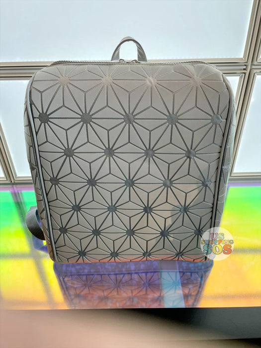 EPCOT Fan Syncs Backpack To Spaceship Earth Light Show