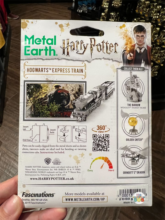 Universal Studios - The Wizarding World of Harry Potter - Metal Earth Hogwarts Express Train 3D Metal Model Kit