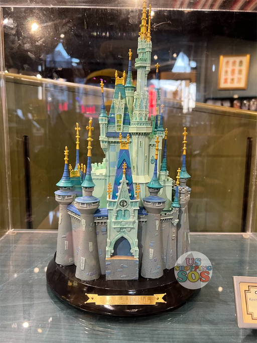 DLR/WDW - Walt Disney World 50 - Cinderella Castle Figurine by Kevin Kidney & Jody Dailey