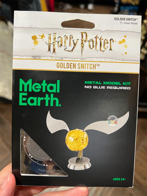 Universal Studios - The Wizarding World of Harry Potter - Metal Earth Golden Snitch 3D Metal Model Kit