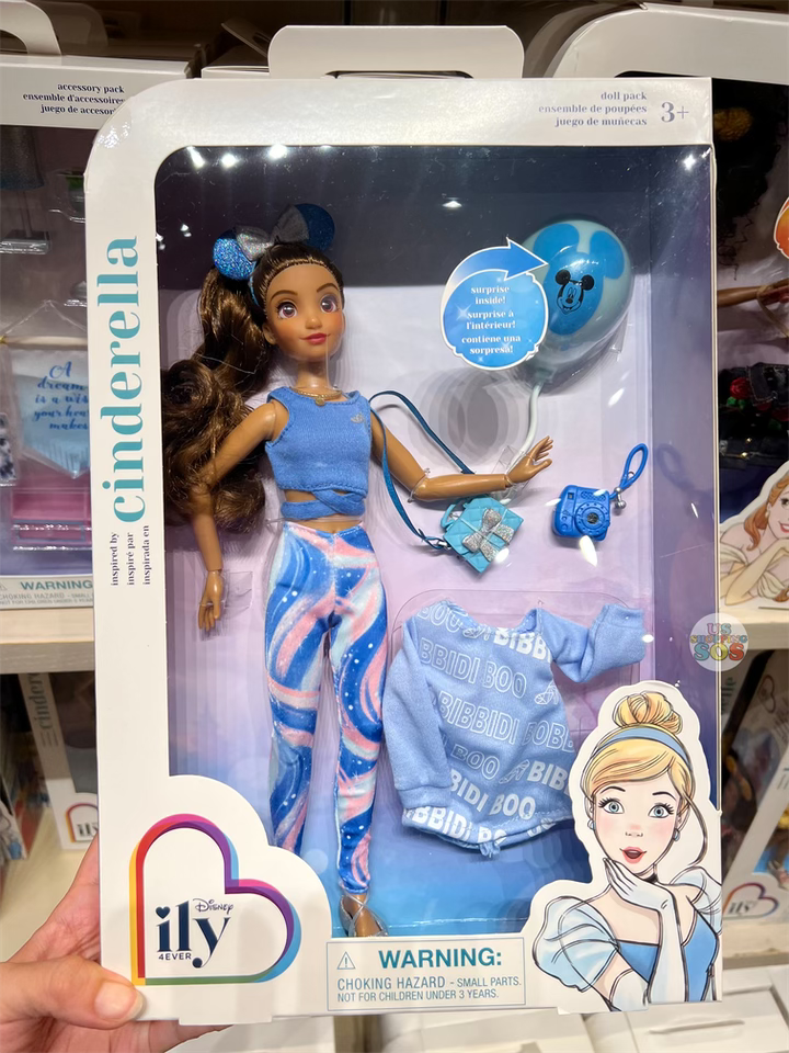 Disney ily 4EVER Festive Dolls and Accessories Pack