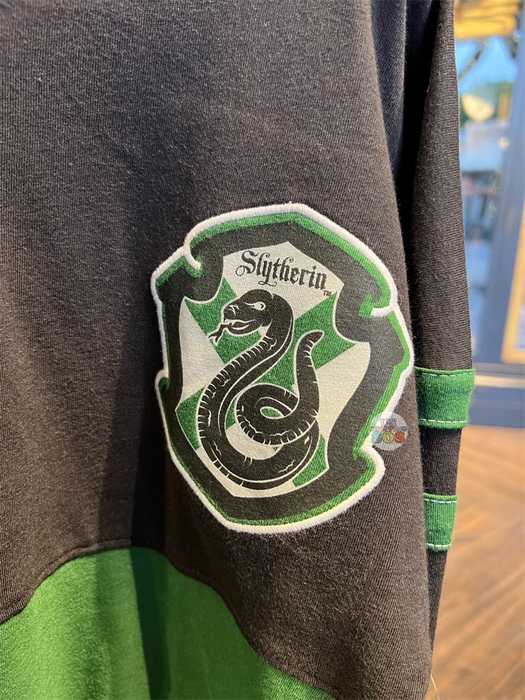 Universal Studios - The Wizarding World of Harry Potter - Slytherin Long Sleeve Spirit T-shirt