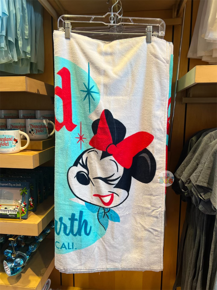 DLR - Disneyland Hotel - Mickey & Minnie Beach Towel