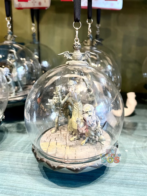 DLR - The Haunted Mansion Ornament - Hitchhiking Ghosts in Glass Dome