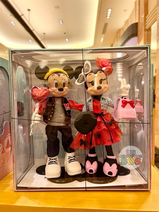 DLR - Mickey & Minnie Valentine’s Day Doll Figure (LE 5000)