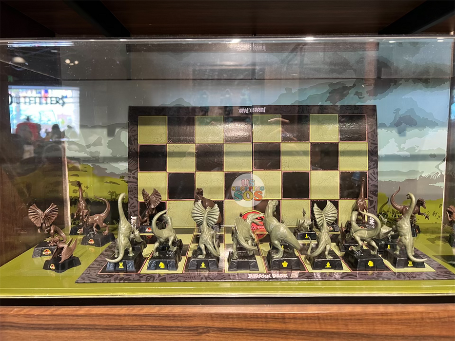universal monsters chess set Universal Studios - Jurassic World